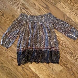 Like NEW Off the Shoulder Floral Top